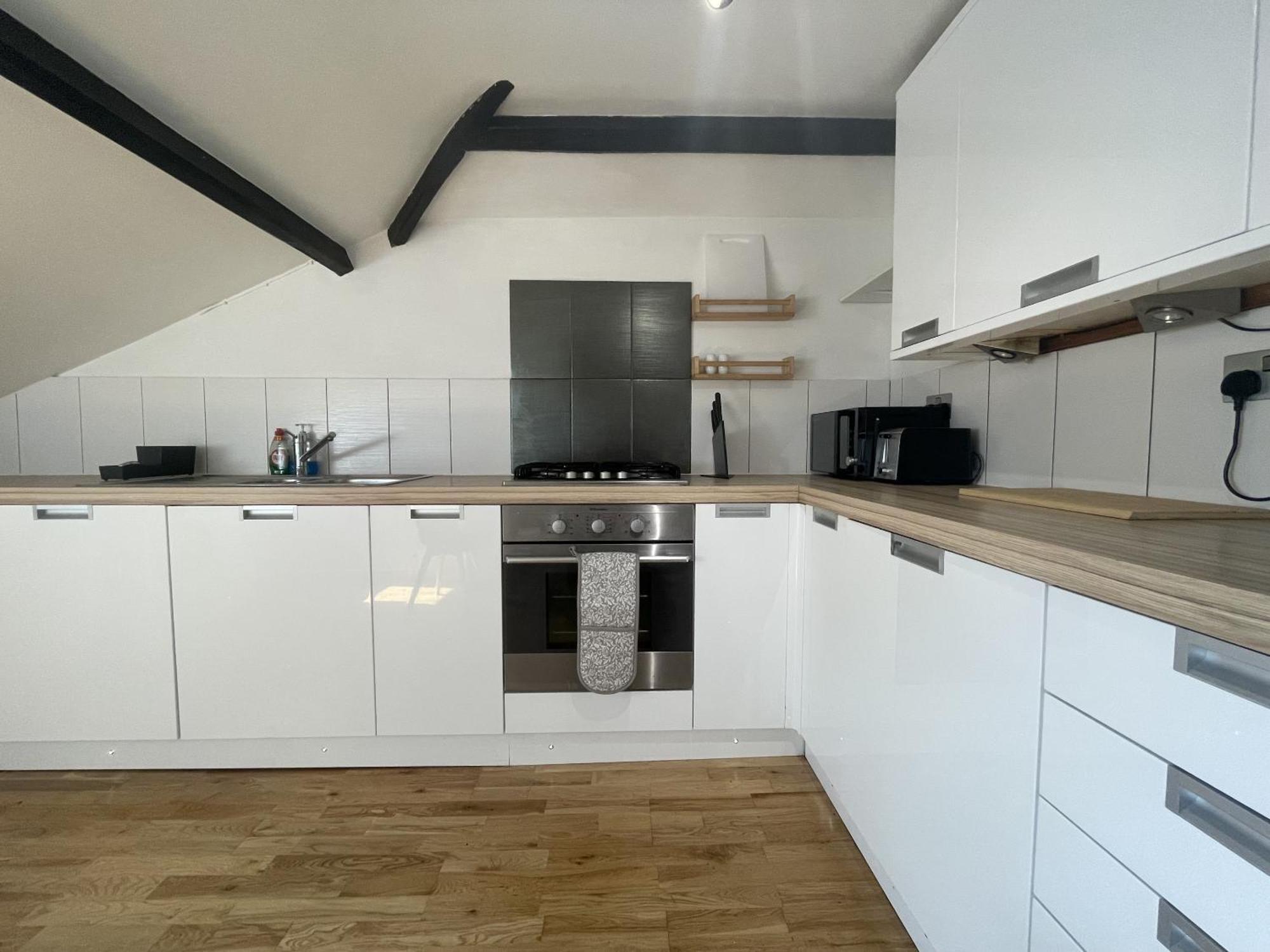 Apartment Enchanting Escape With Peaceful Views Bristol